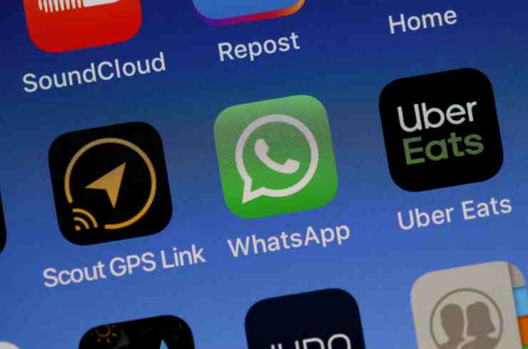 Instagram, Whatsapp e Messenger down: utenti nel panico