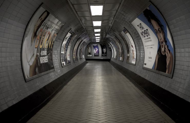 uomo trovato morto binari stazione