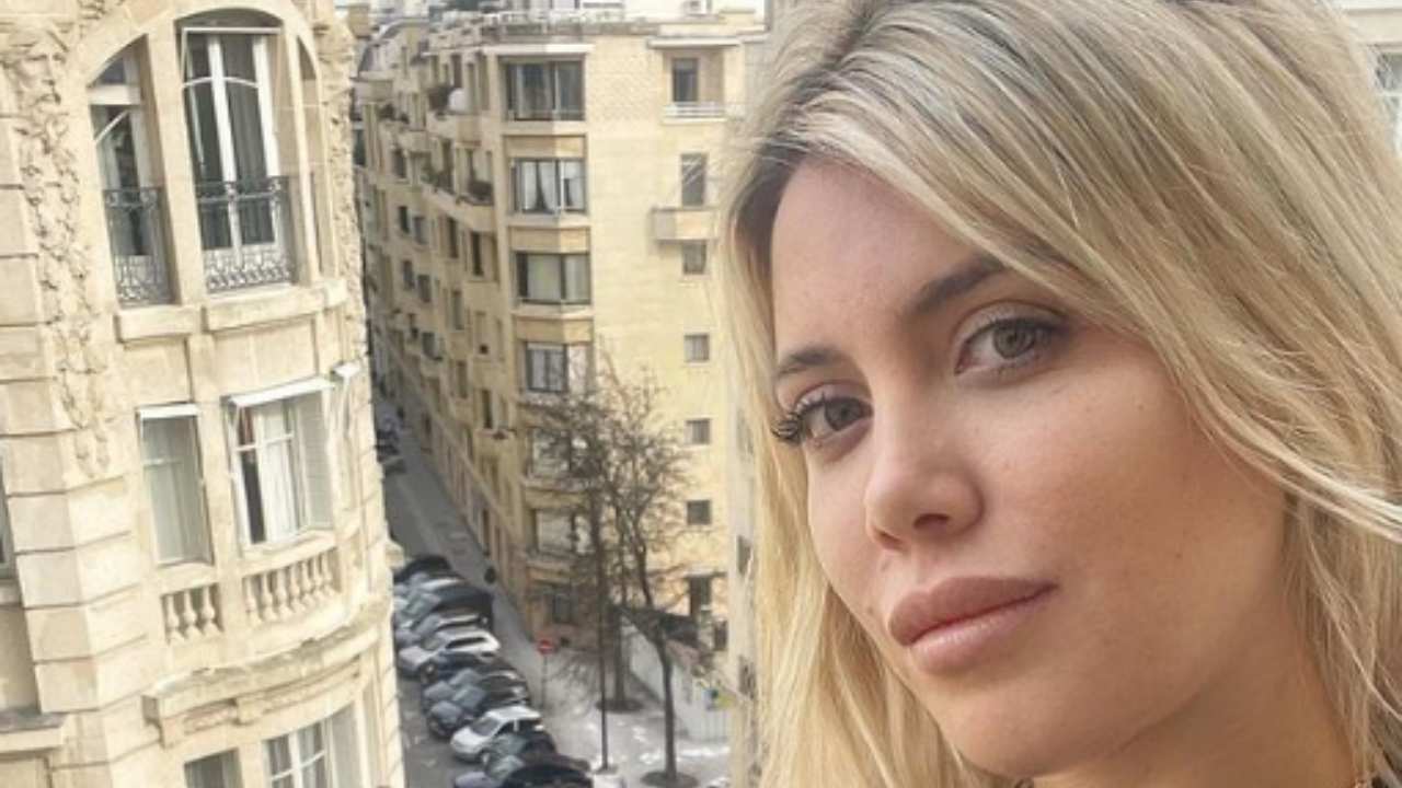 Wanda Nara mostra sbalordita pranzo sguardo preoccupa