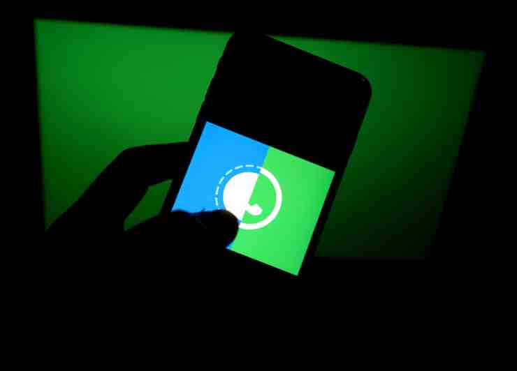 Instagram, Whatsapp e Messenger down: utenti nel panico