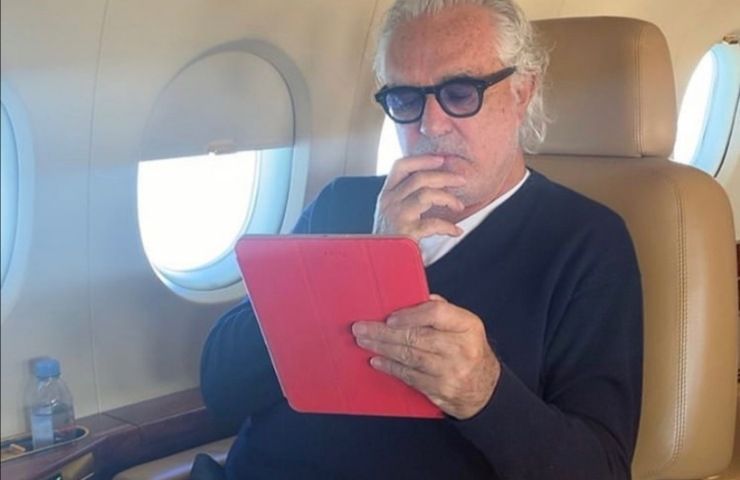 Flavio Briatore pizzicato con una modella, ecco chi è