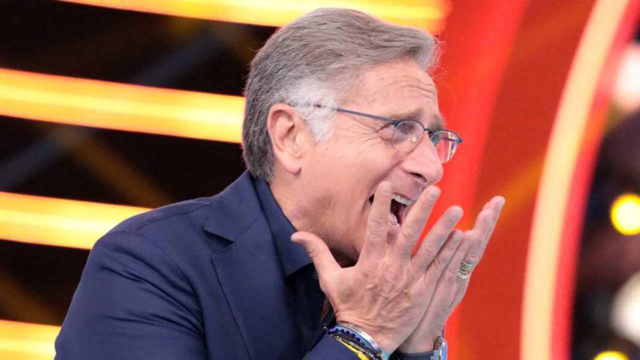 Paolo Bonolis furioso dietro le quinte della Rai: le considerazioni al veleno