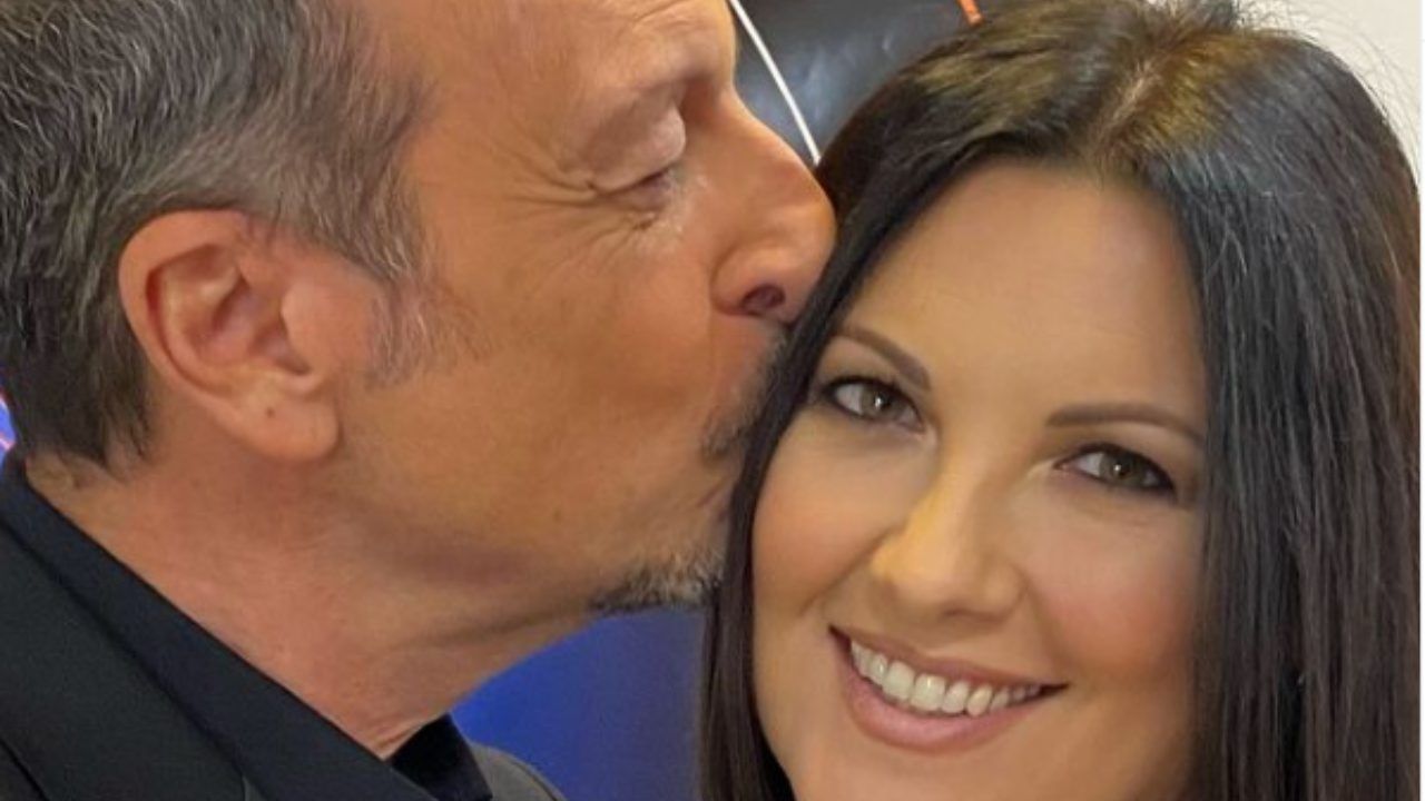 Giovanna Civitillo, la dedica ad Amadeus emoziona: fan in lacrime - FOTO