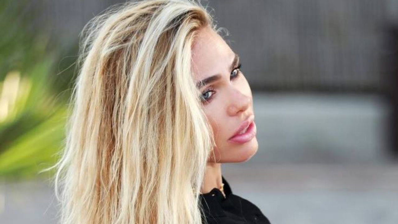 Ilary Blasi, l'avete mai vista senza trucco? Non ci crederete mai