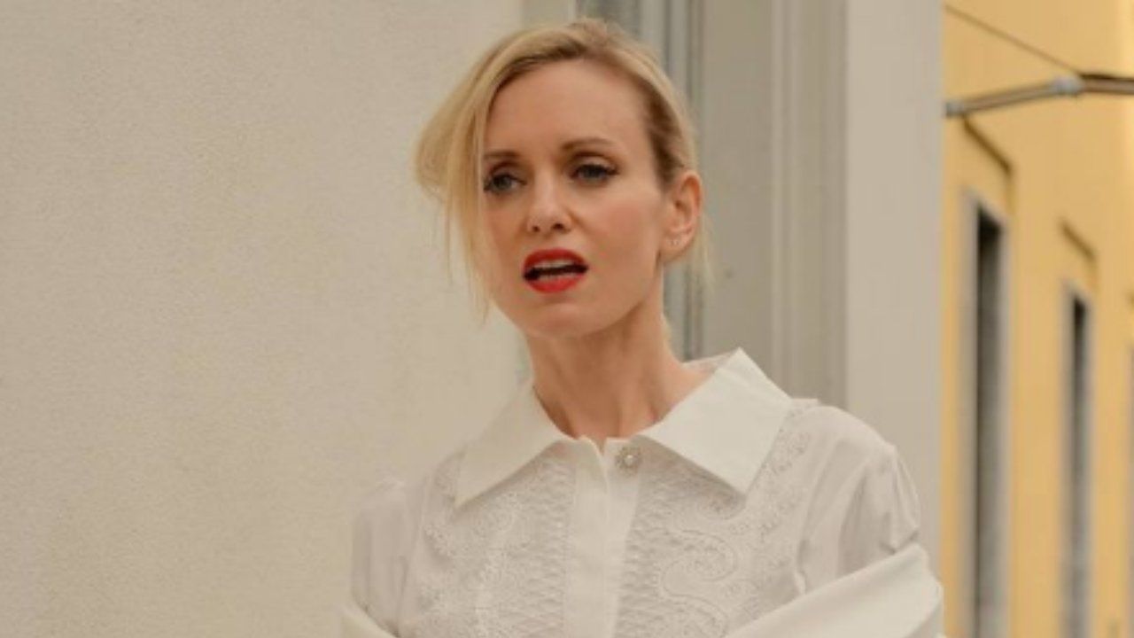 Justine Mattera scopre giacca mostra fisico