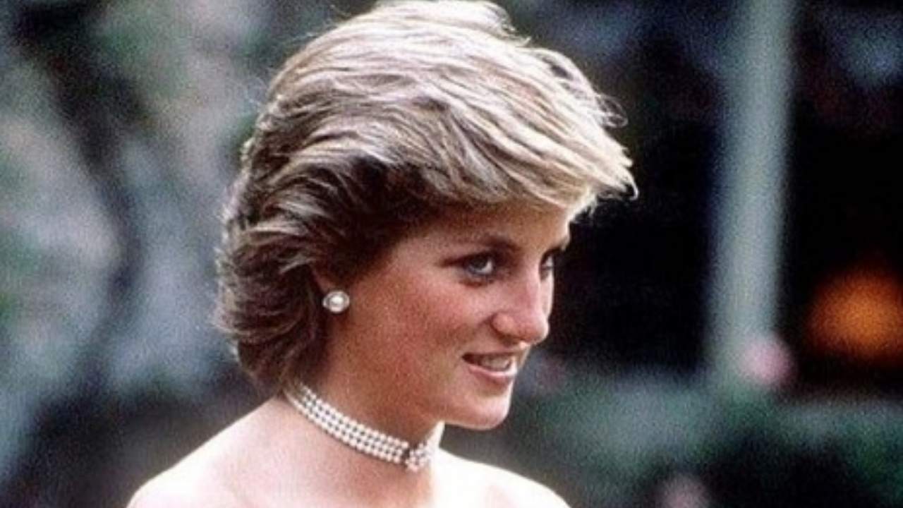 Royal Family, la statua di Lady Diana vittima di atti vandalici