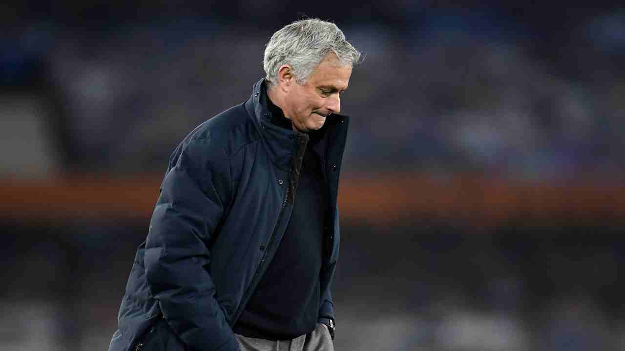 Tottenham esonero Mourinho