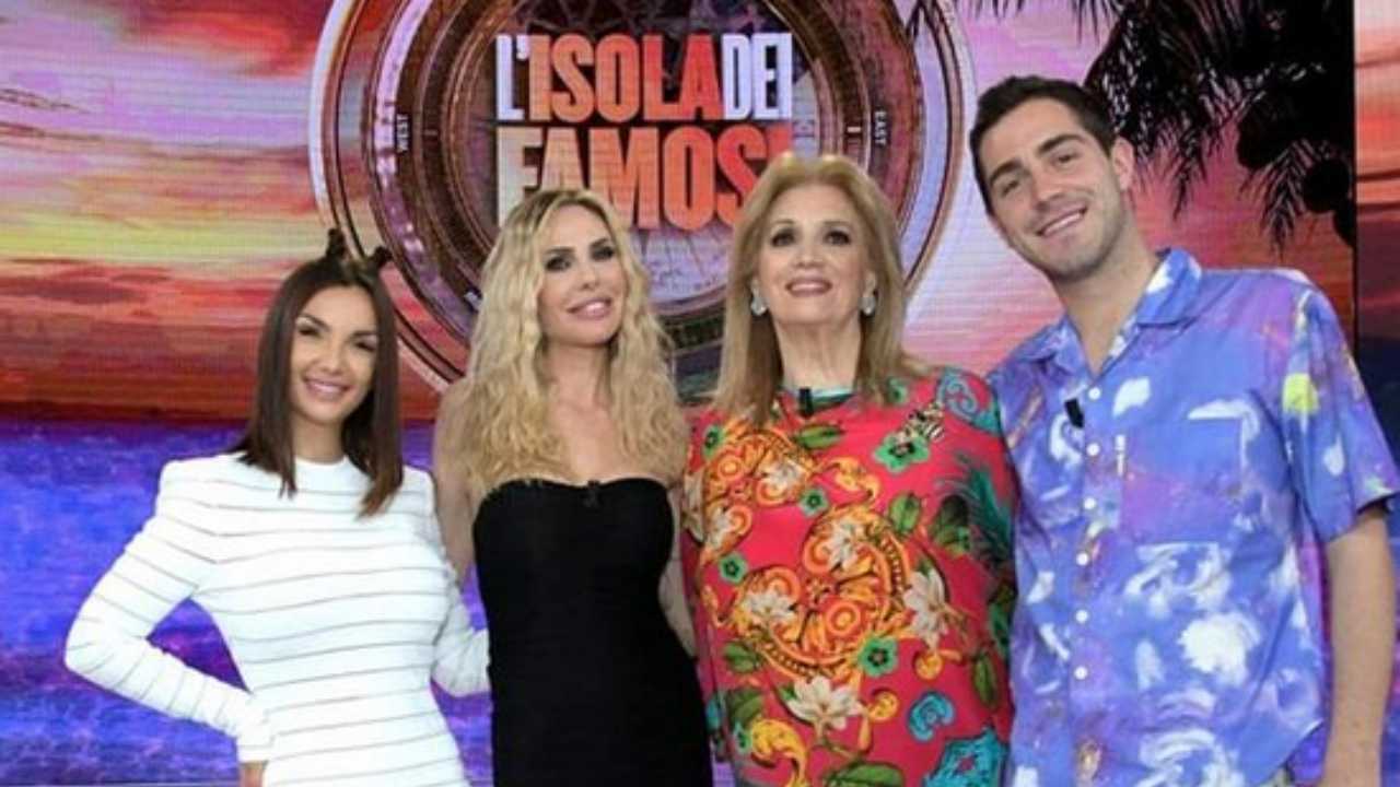 Isola dei Famosi, volano stracci tra due naufraghi: situazione complicata