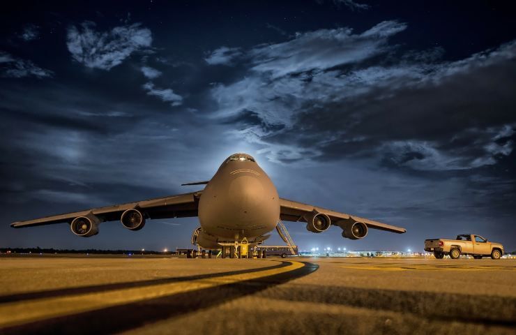 Dramma in volo, precipita aereo a milano