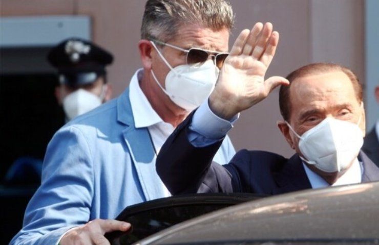 Berlusconi dimesso dall'ospedale