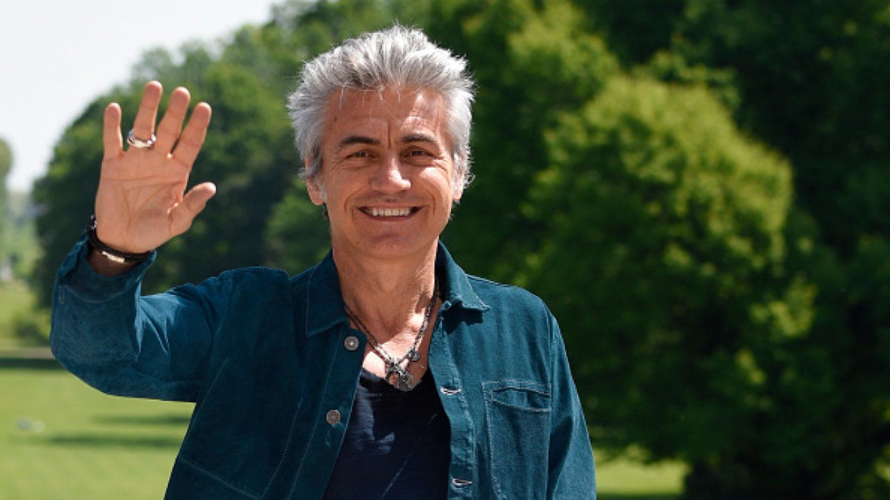 Ligabue rivela una sconvolgente verità: la notizia è drammatica