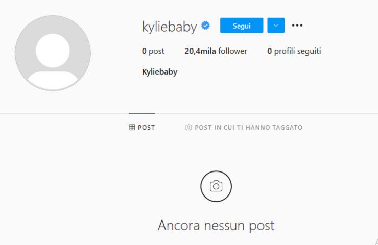 Kylie Jenner nasconde qualcosa? Perchè compare con un falso nome