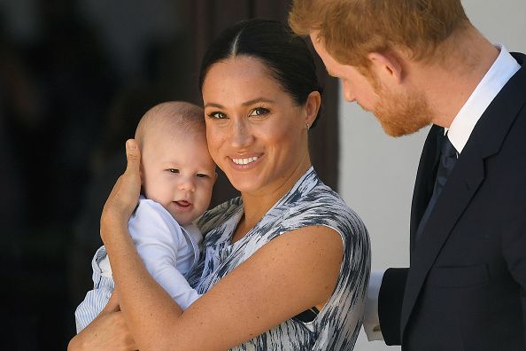 Harry e Meghan organizzano il compleanno al figlio e chiedono soldi: il motivo