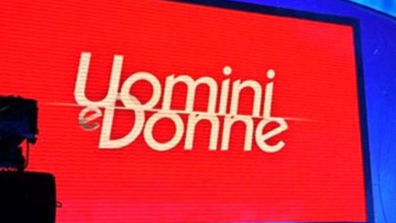 Uomini e Donne, arriva la decisione clamorosa: la cancellazione indigna il web