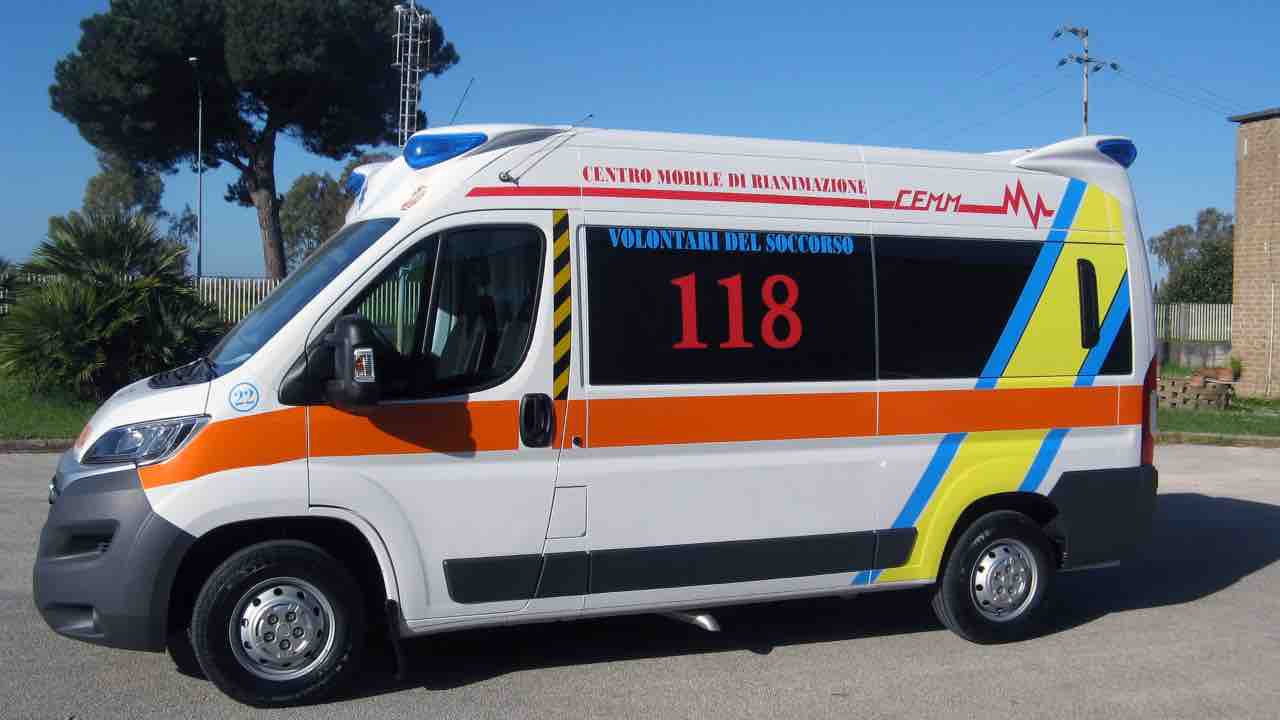 Ambulanza attore morto