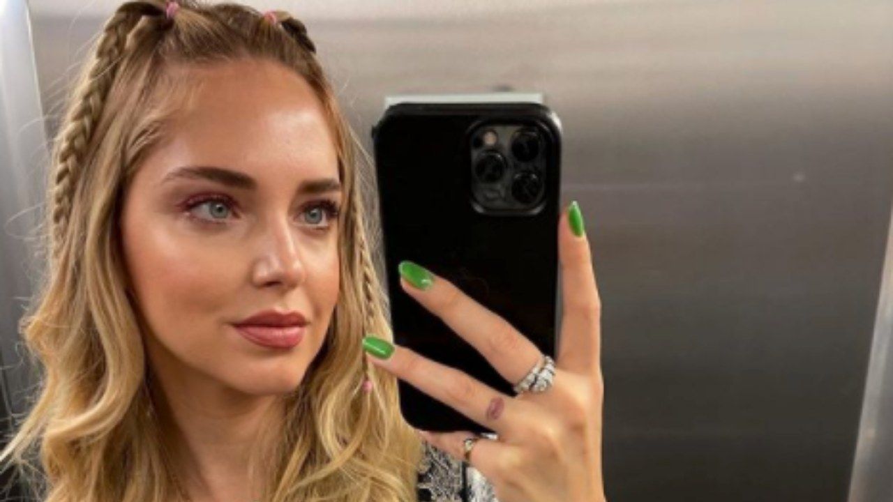 Chiara Ferragni riparte da un nuovo look: Fedez ha un alleato in più - FOTO