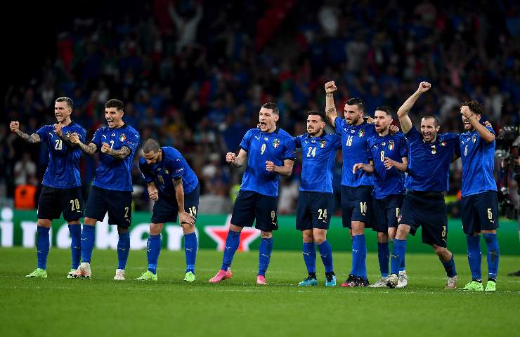 Bernardeschi durante i rigori con l'Italia