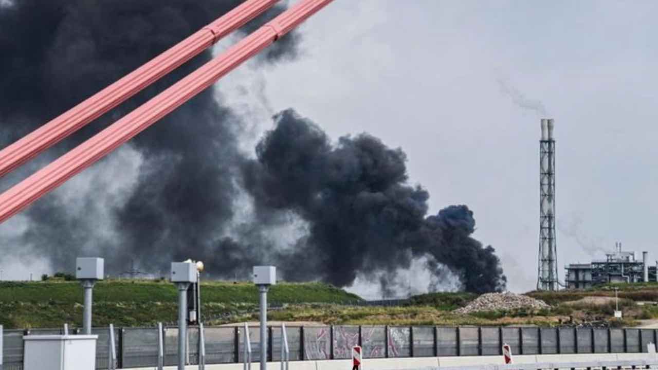 Incendio parco chimico danni irreparabili feriti gravi