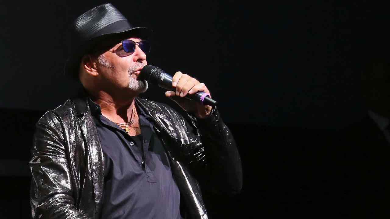 Vasco Rossi non trattiene emozione bolgia infernale