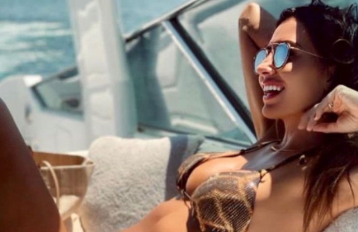 Elisabetta Gregoraci, leonessa con gli addominali scolpiti: chi la dura la vince - FOTO