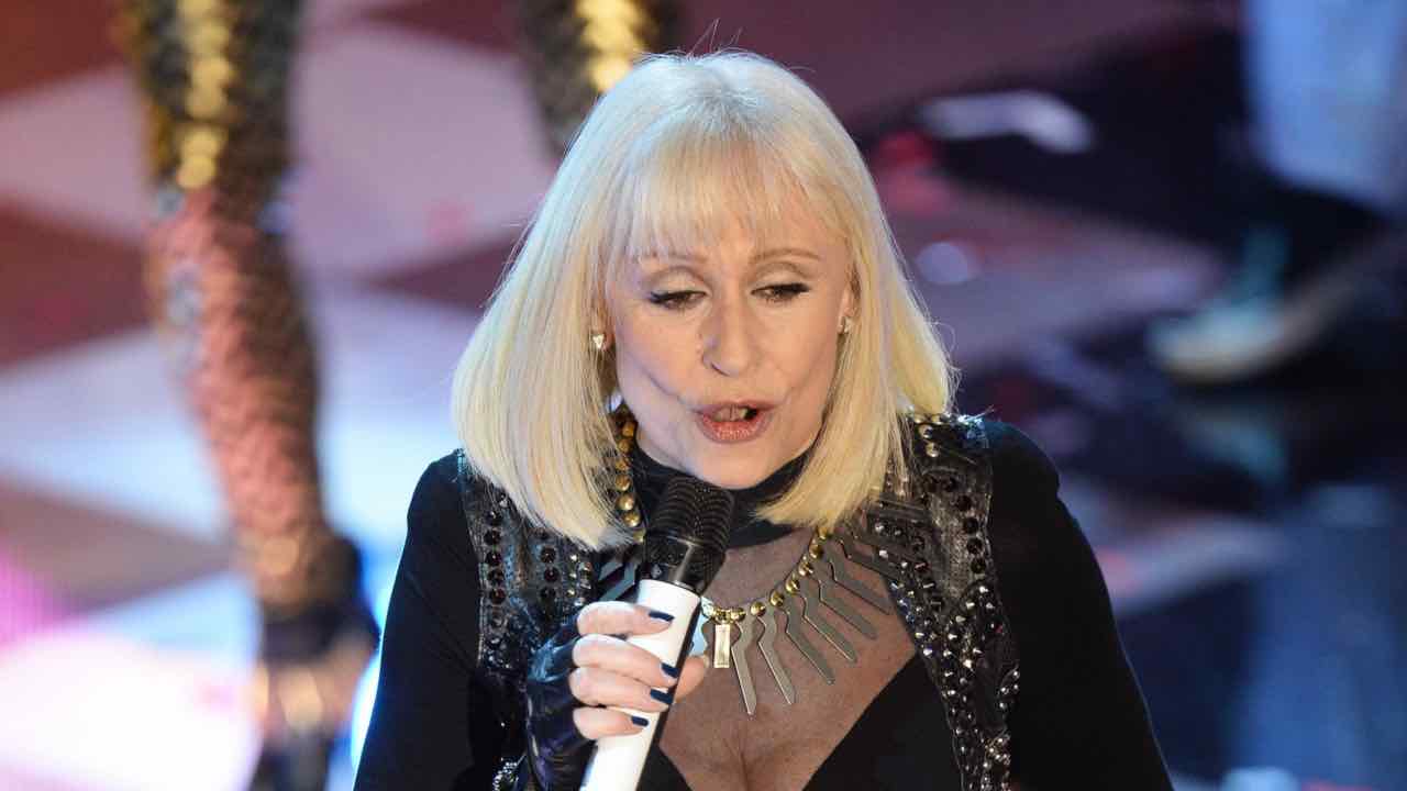 Raffaella Carrà foto inedita emoziona tutti amore