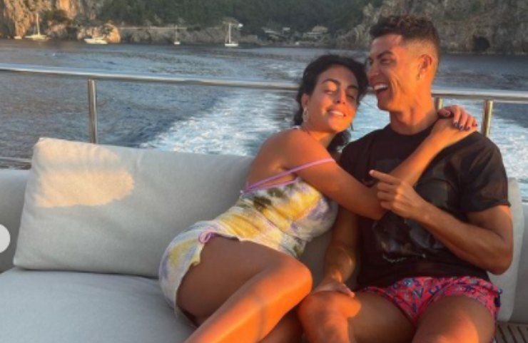 georgina rodriguez e cristiano ronaldo ridono