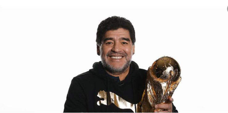 maradona sorride