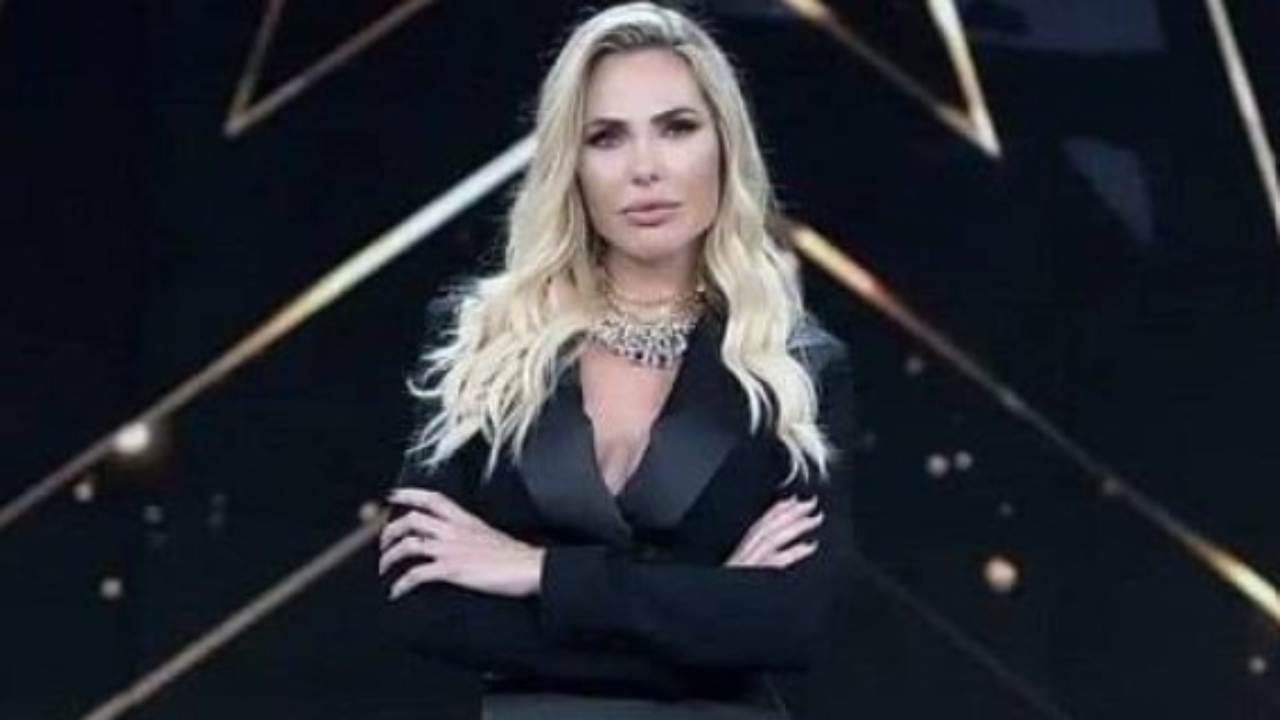 Ilary Blasi (Facebook)