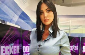 Marika Fruscio, FOTO in bagno a luci rosse, e nere. Spettacolo senza rivali