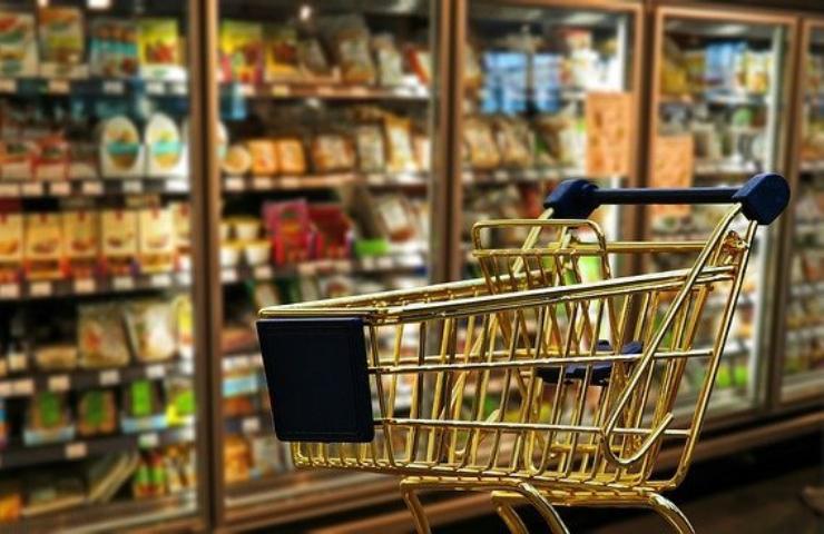 Pezzi di vetro negli alimenti, la nota del Ministero: fate attenzione!