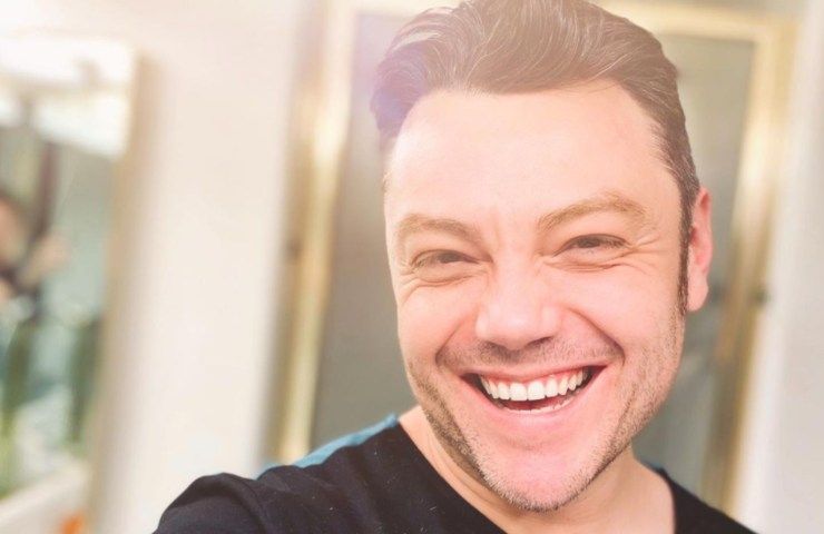 Bomba Tiziano Ferro, il retroscena inatteso: ha lottato tra la vita e la morte 