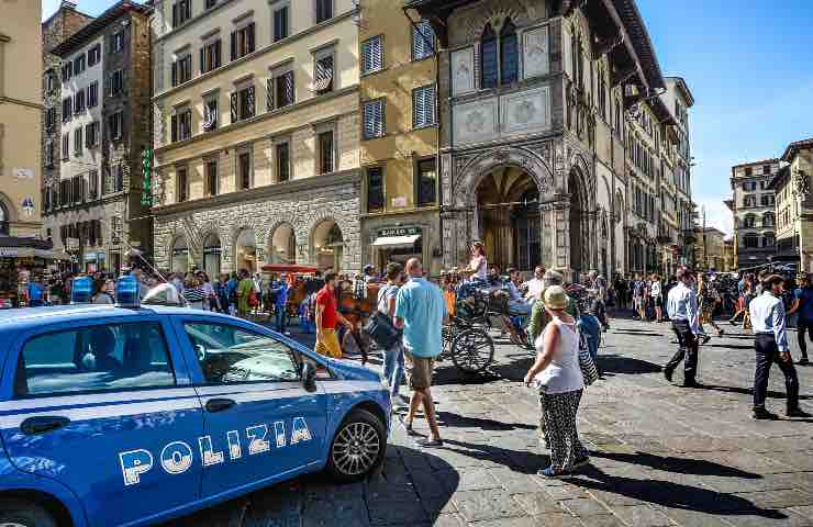 Terrore strada armato coltello persone egiziano manette