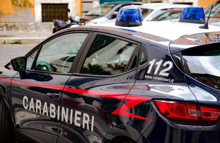 Tragedia strada minorenne colpito proiettile familiari