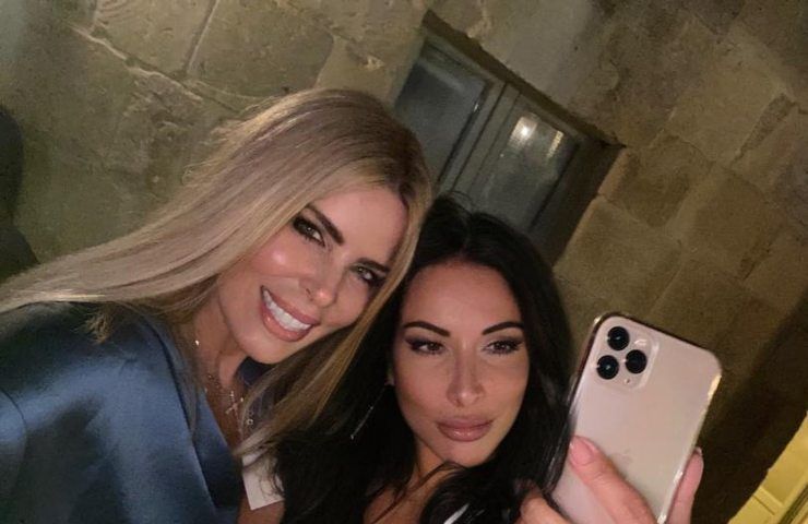 Loredana Lecciso e Kateryna, sfida tutta in famiglia: curve e sensualità, i fan si dividono - FOTO 