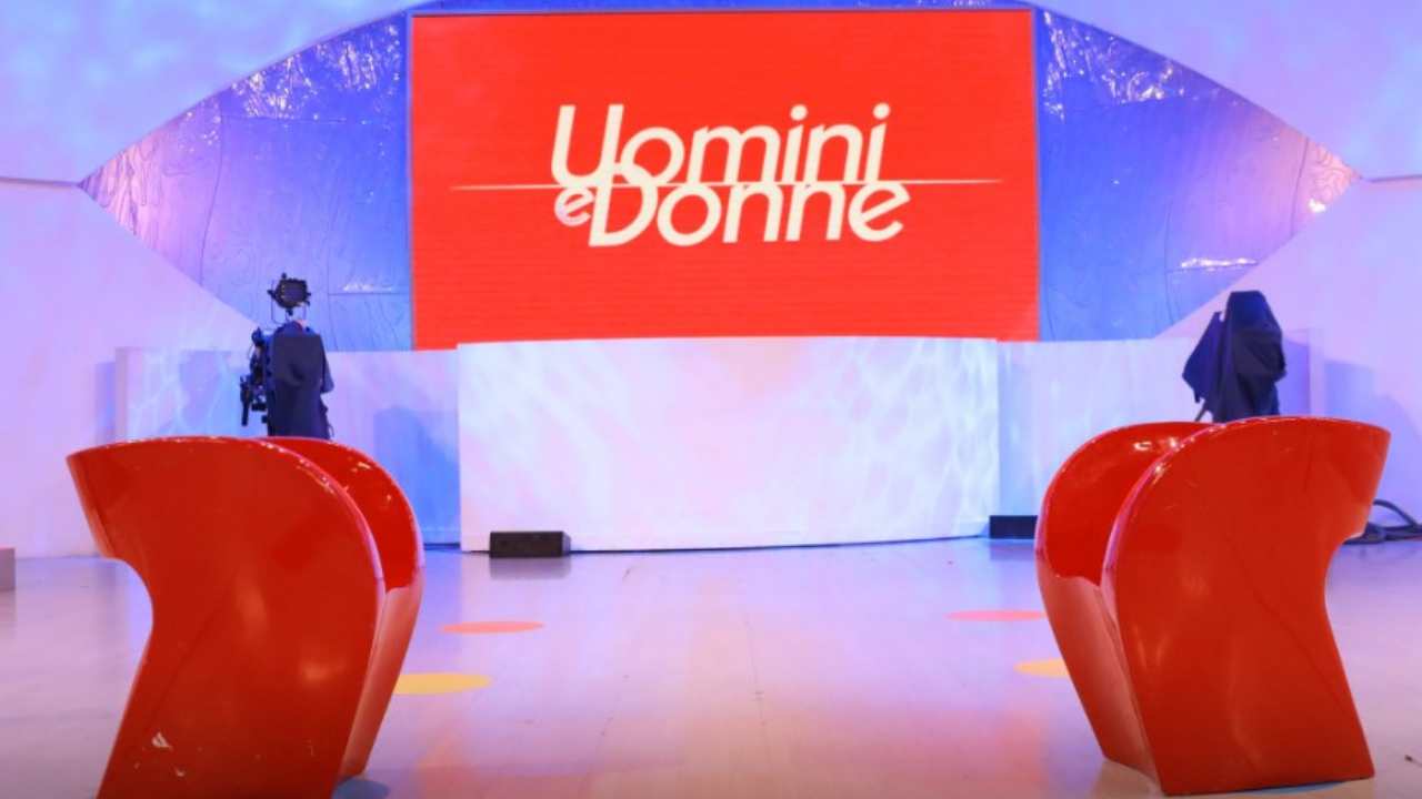 Uomini e Donne centro studio (Facebook)