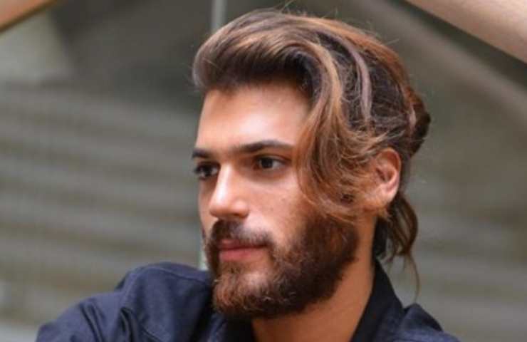 Can Yaman (Facebook)