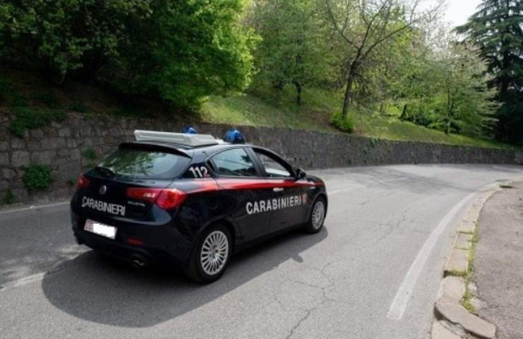 Carabinieri pattuglia (Facebook)