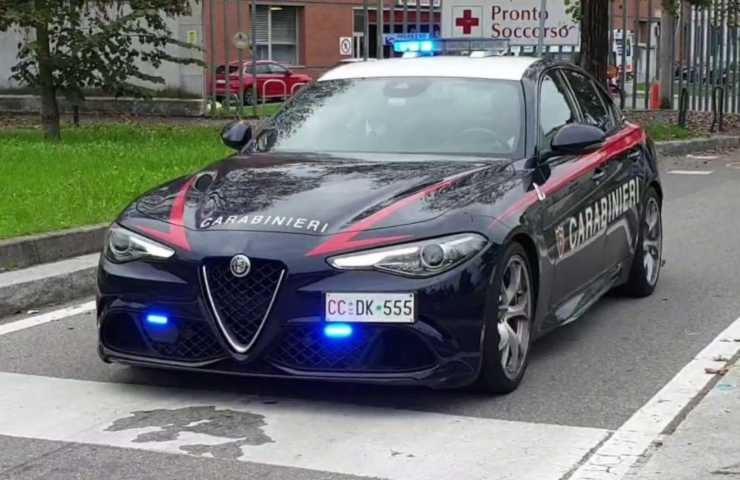 Carabinieri pattuglia (Facebook)