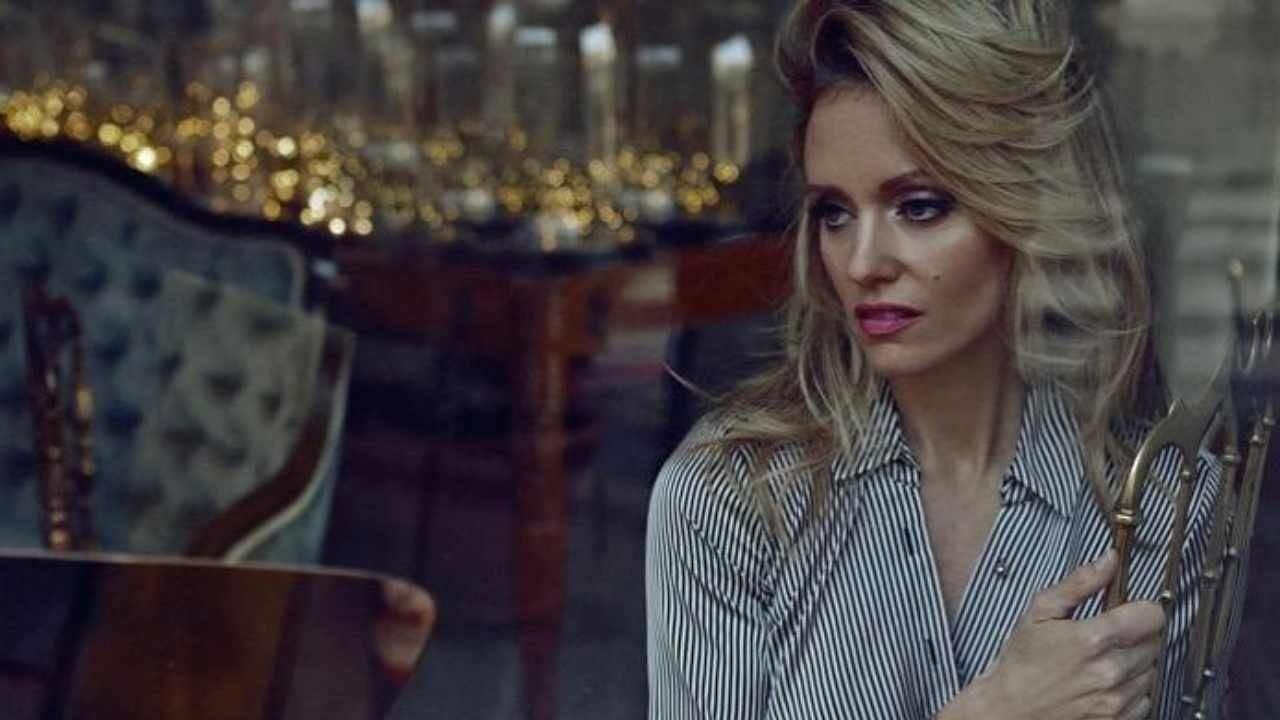 Justine Mattera, maglietta stretta e slip in mostra: "Che spettacolo che sei..." - FOTO