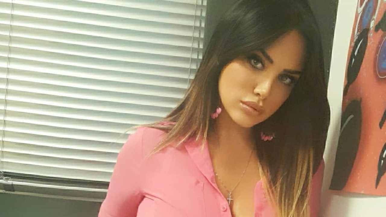 Marika Fruscio, curve illegali in vista. Fan esaltati: "Sei uno spettacolo" - FOTO