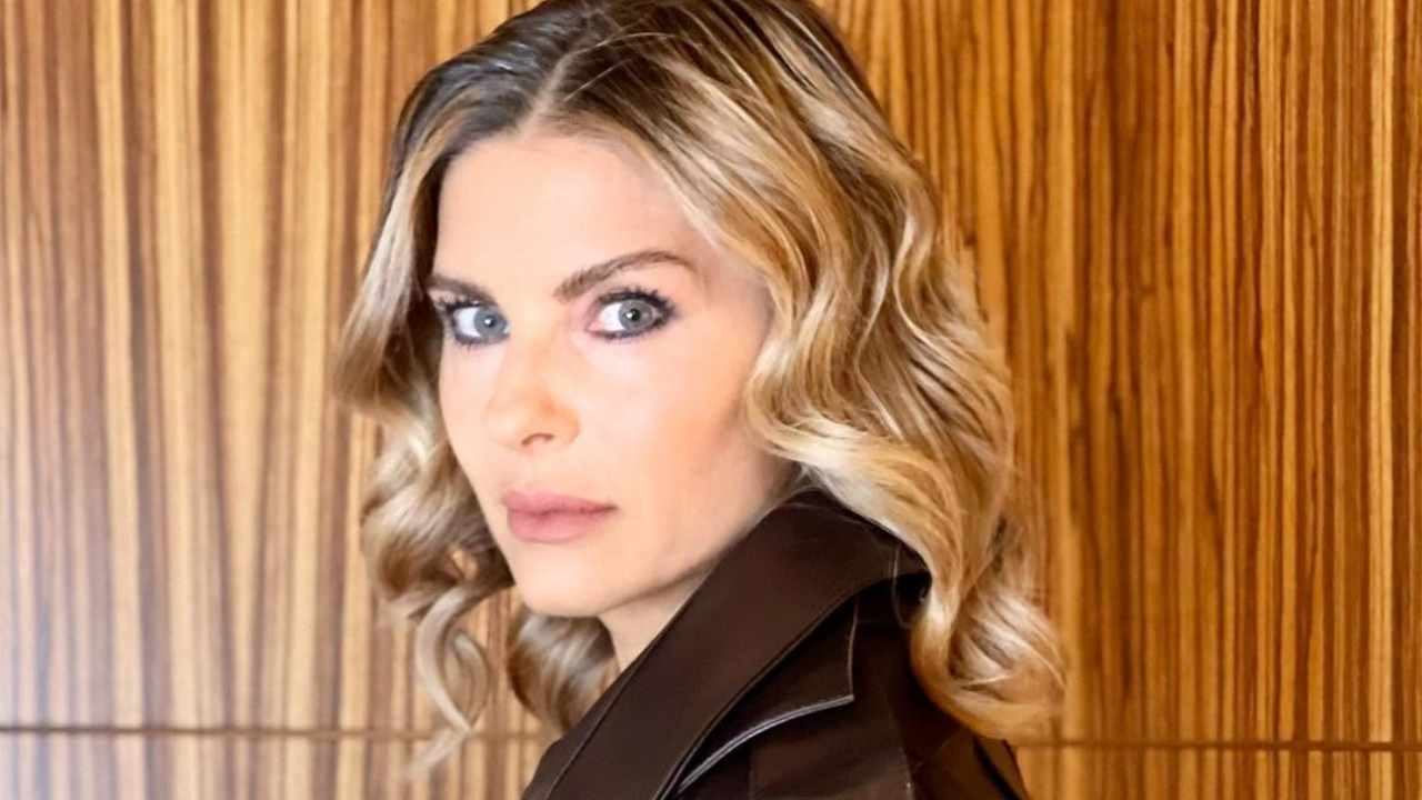 Martina Colombari, così si tiene in gran forma: "E le ventenni restano mute..." - FOTO