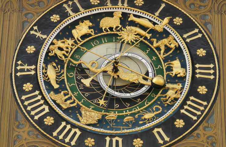 Orologio astronomico (Pixabay)