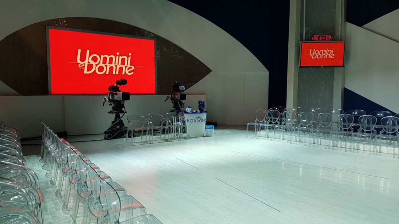 Uomini e Donne studio new (Facebook)
