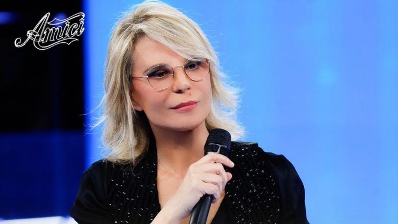 Amici ballerina lacrime Maria De Filippi