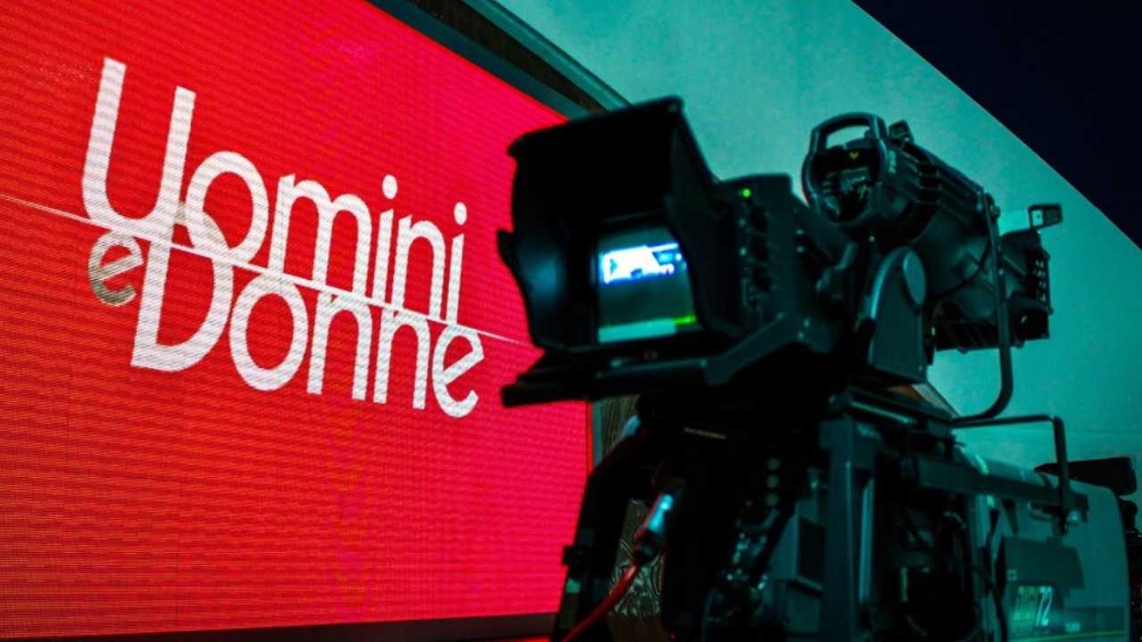 Uomini e Donne telecamera