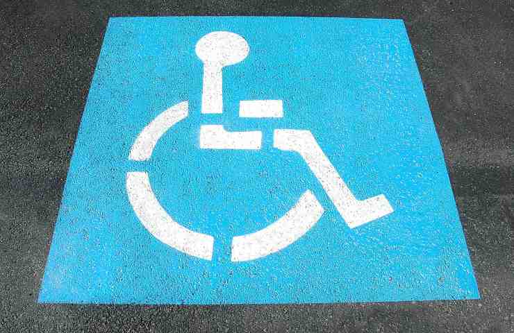 parcheggio disabili denuncia