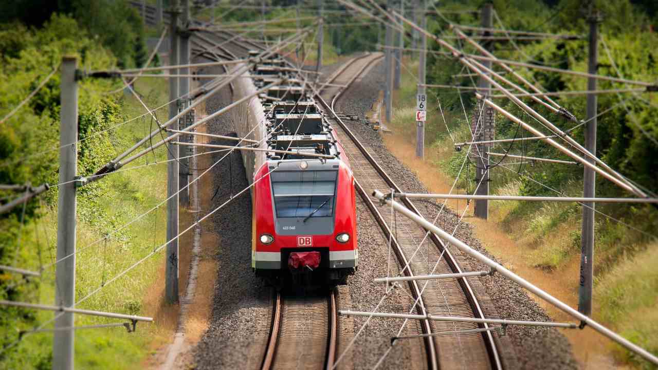 Lavoro ferrovie, treno