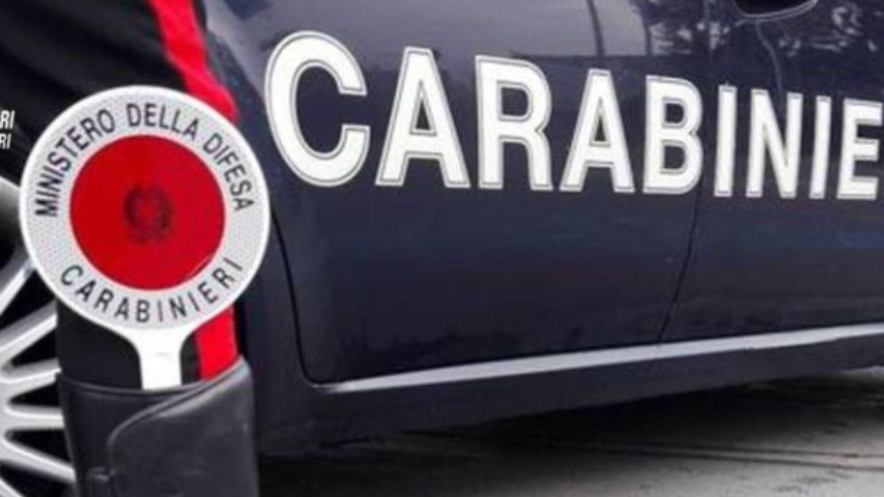 carabinieri minaccia gas soccorsi