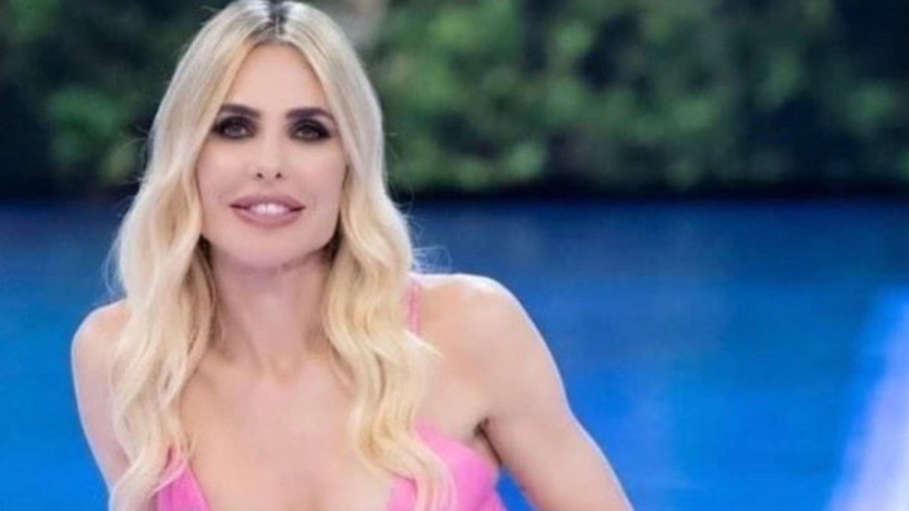 Isola critica lucarelli blasi