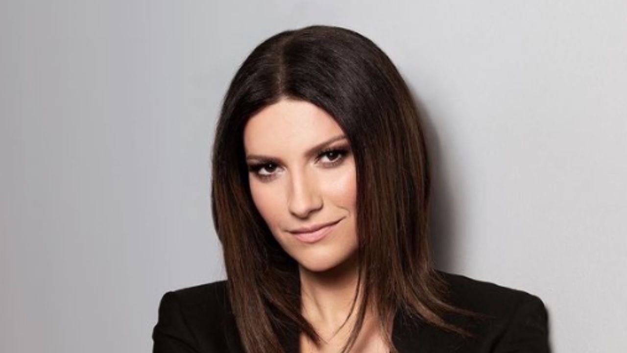 Laura Pausini rompe il silenzio e tuona: “Non sto affatto bene”. Cosa è successo alla cantante